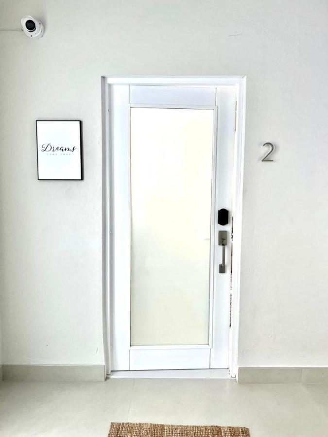 Luxurious Beachside 3-Br Apt San Juan Esterno foto