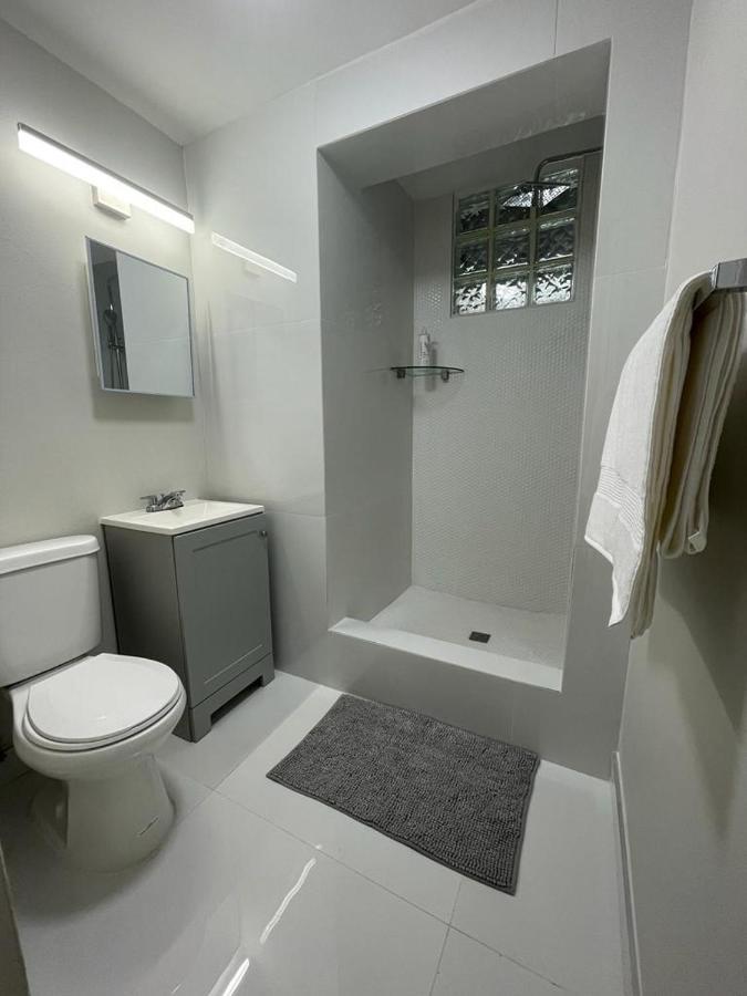 Luxurious Beachside 3-Br Apt San Juan Esterno foto