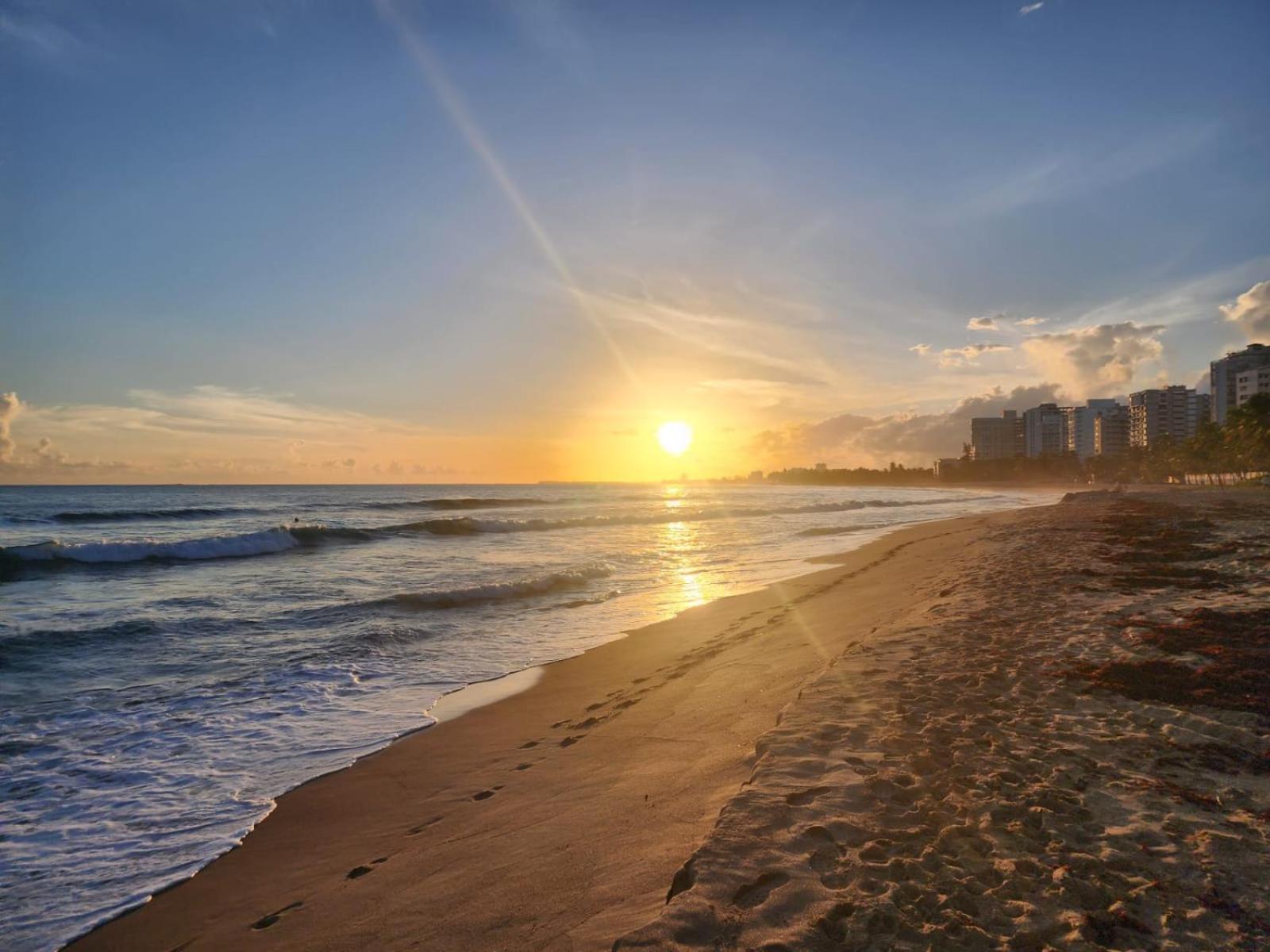 Luxurious Beachside 3-Br Apt San Juan Esterno foto